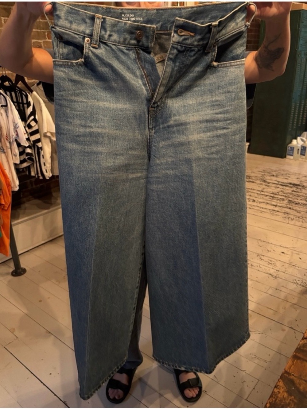 Celine Wide-Leg Cropped Denim Bermudas in Blue new - Picture 4 of 8